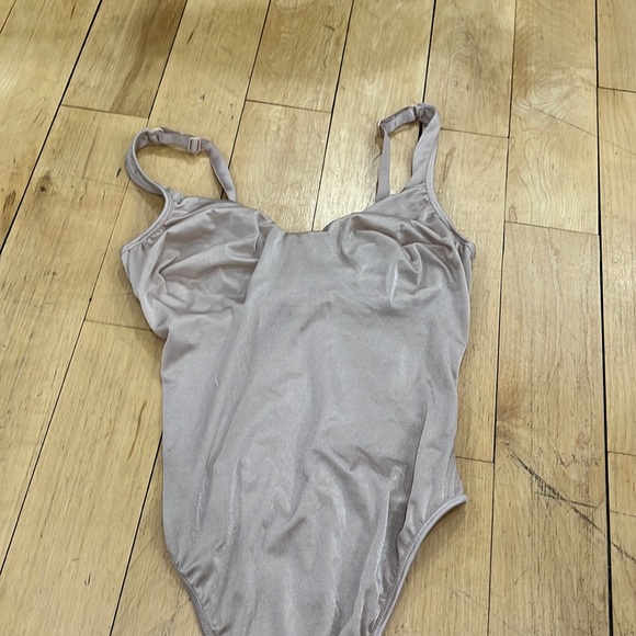 Lisanza Bodysuit Sz 3 - Picture 8 of 15